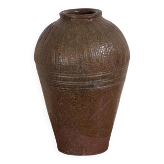 Ancien vase chinois en céramique dans des tons sombres (c.1900)