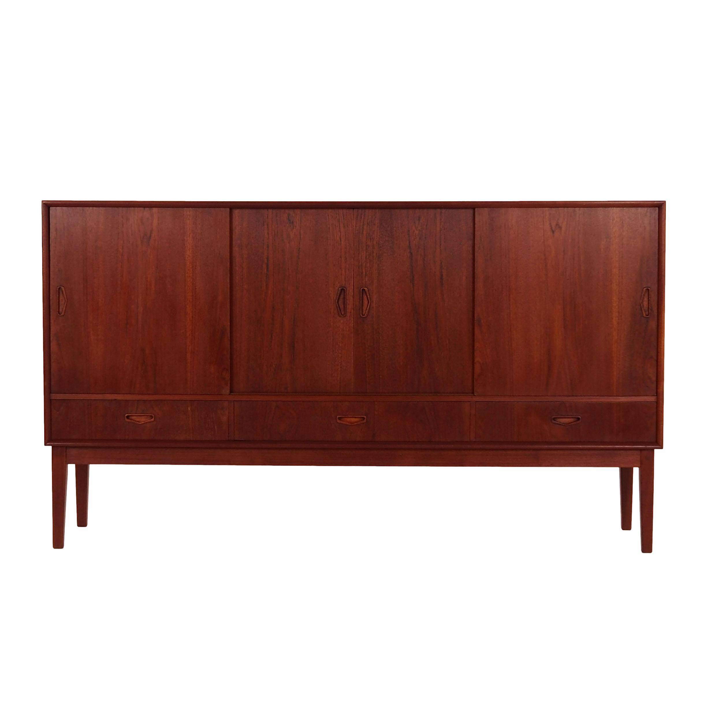 Buffet haut en teck, design danois, années 1970, production : Danemark