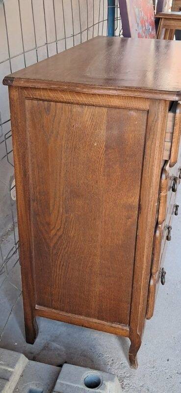 Rustic chest of drawers