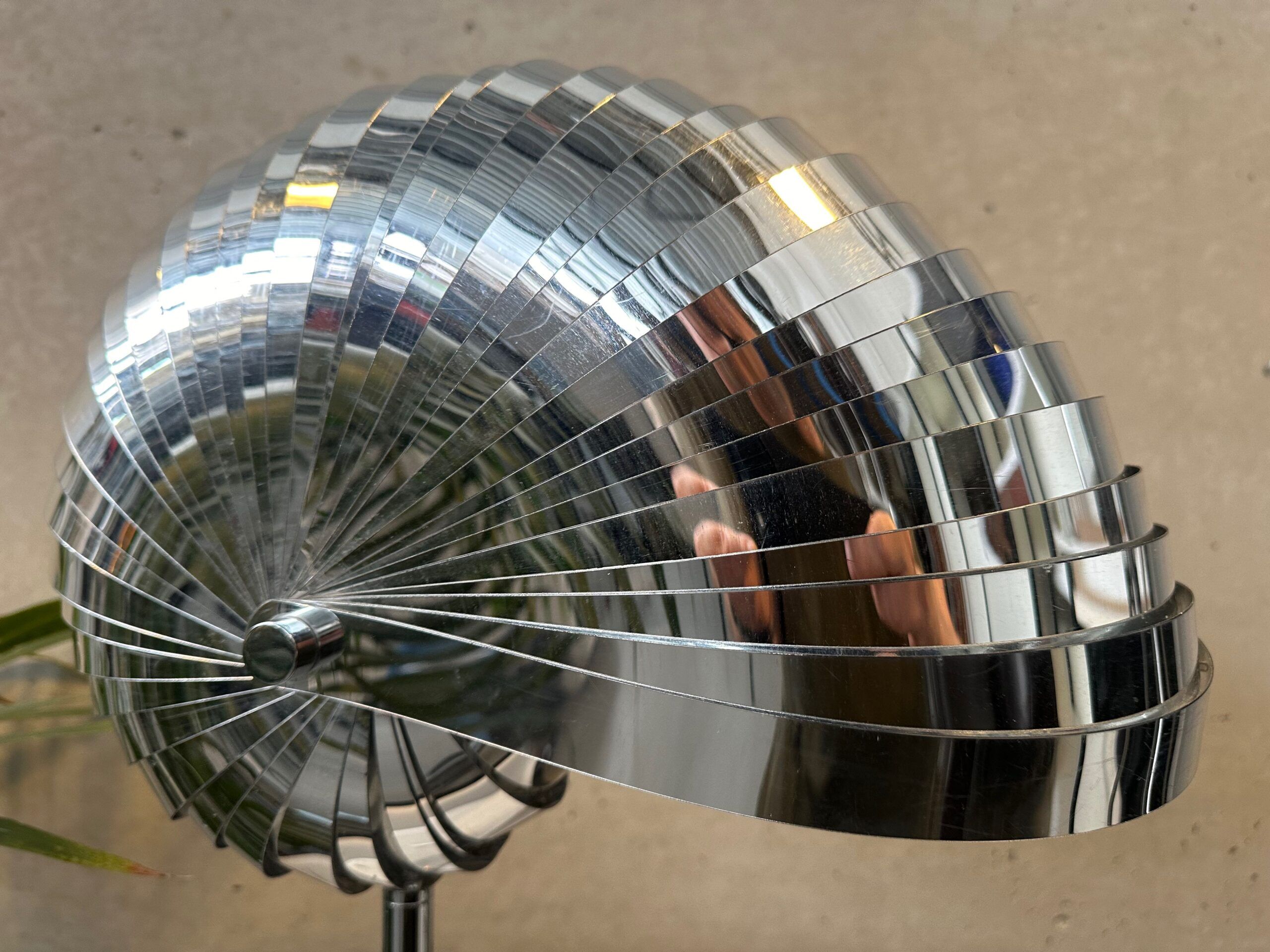 Nautilus table lamp – KARE design