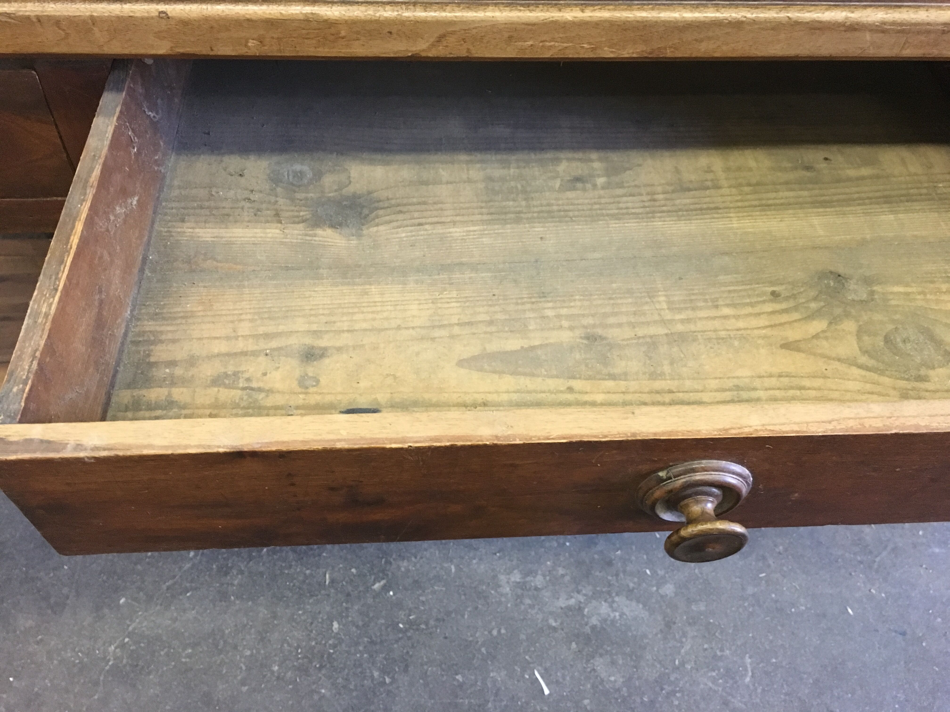 Walnut table draper XIX century