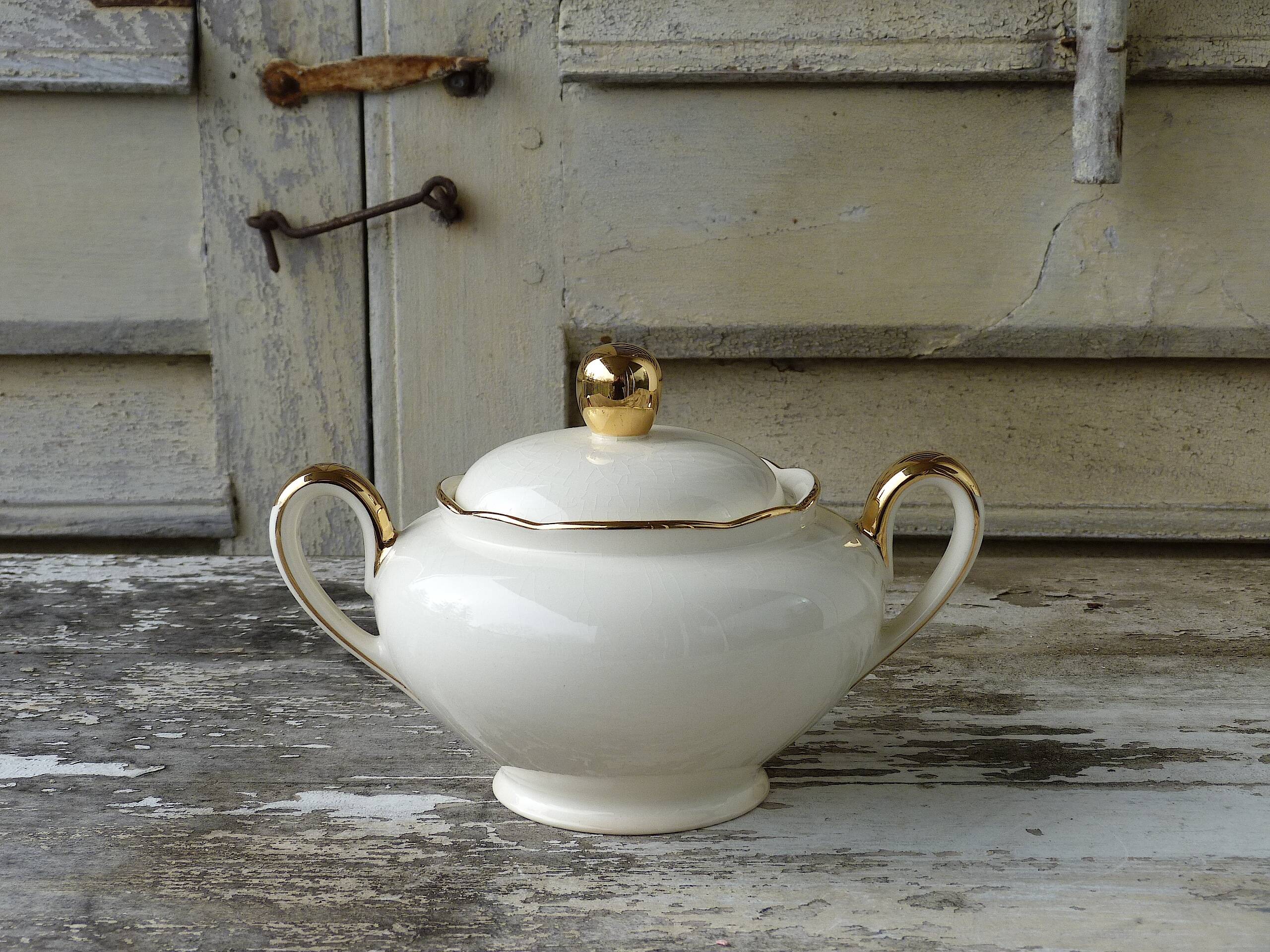 Villeroy & Boch Mettlach ivory and gold sugar bowl