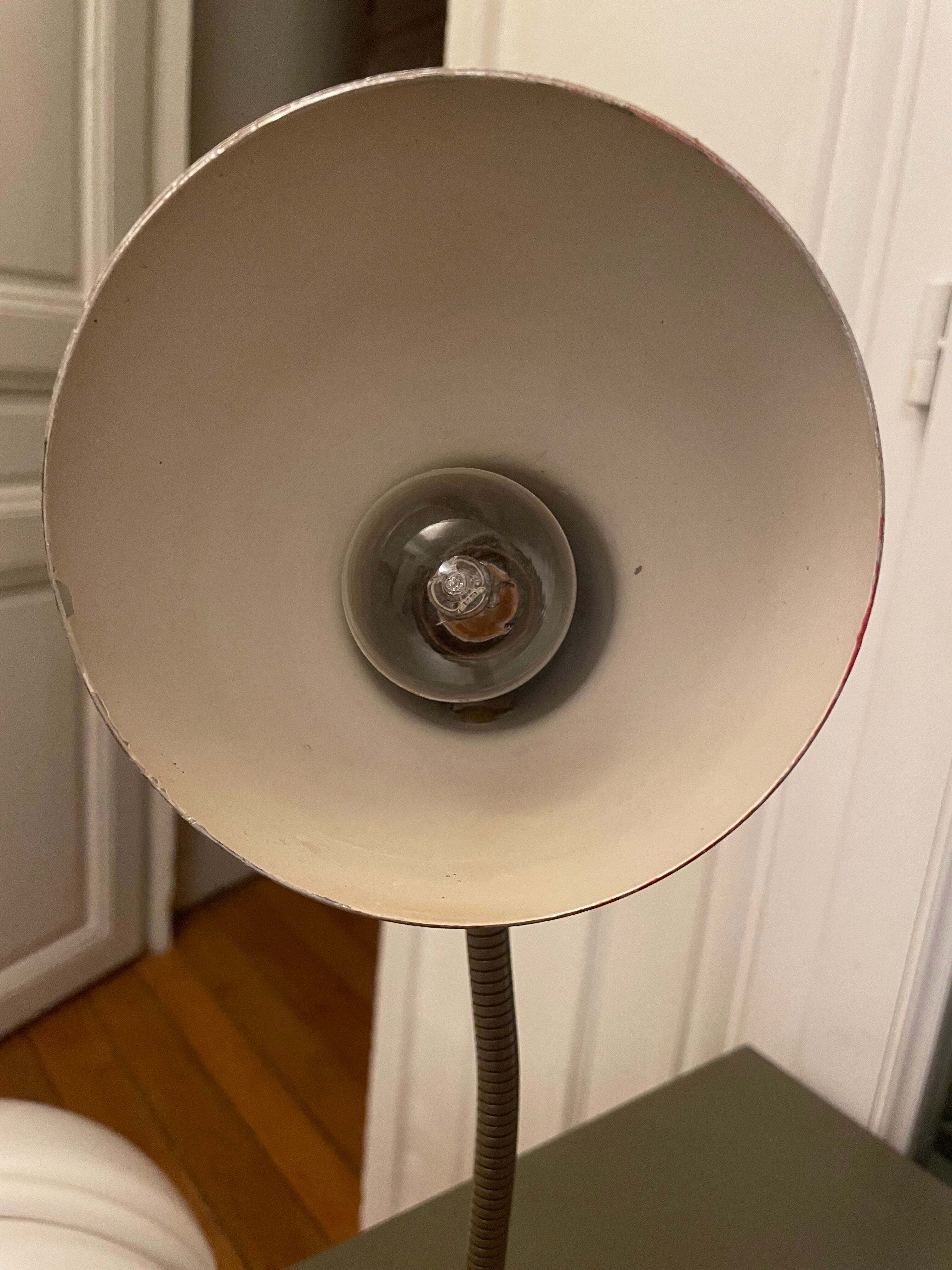 Bedside or desk lamp 60' metal corail