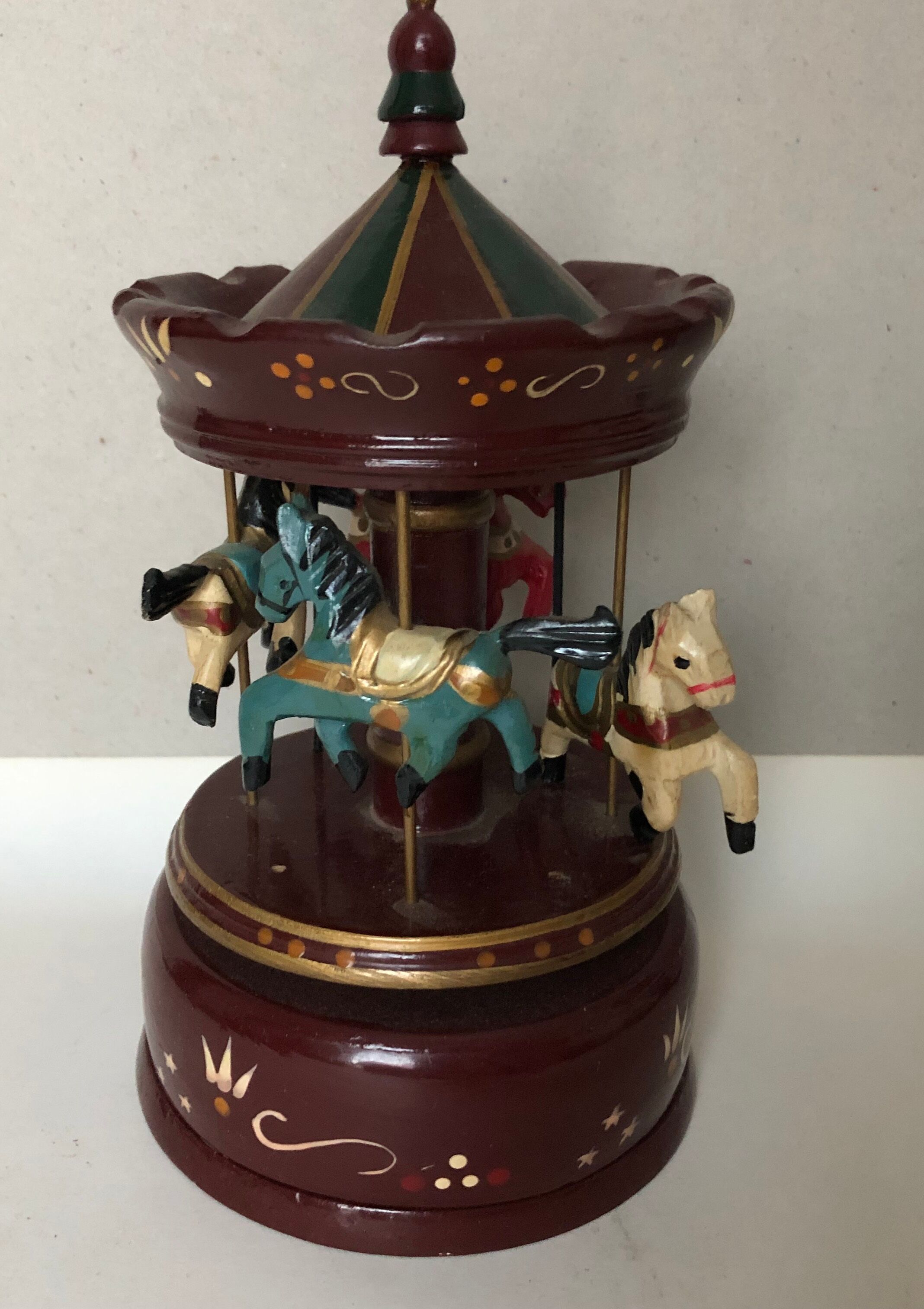 Toy musical merry-go-round