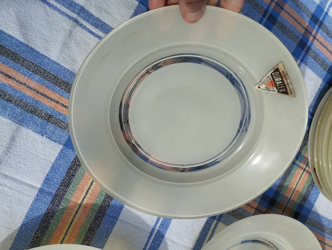 New Duralex dish set, 14 pieces with labels.