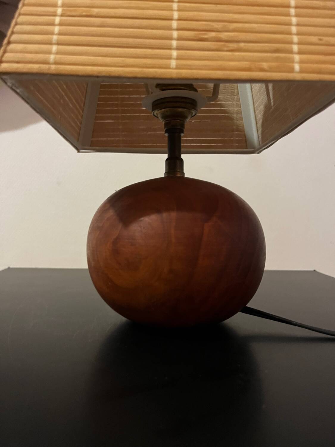 Solid wood ball lamp