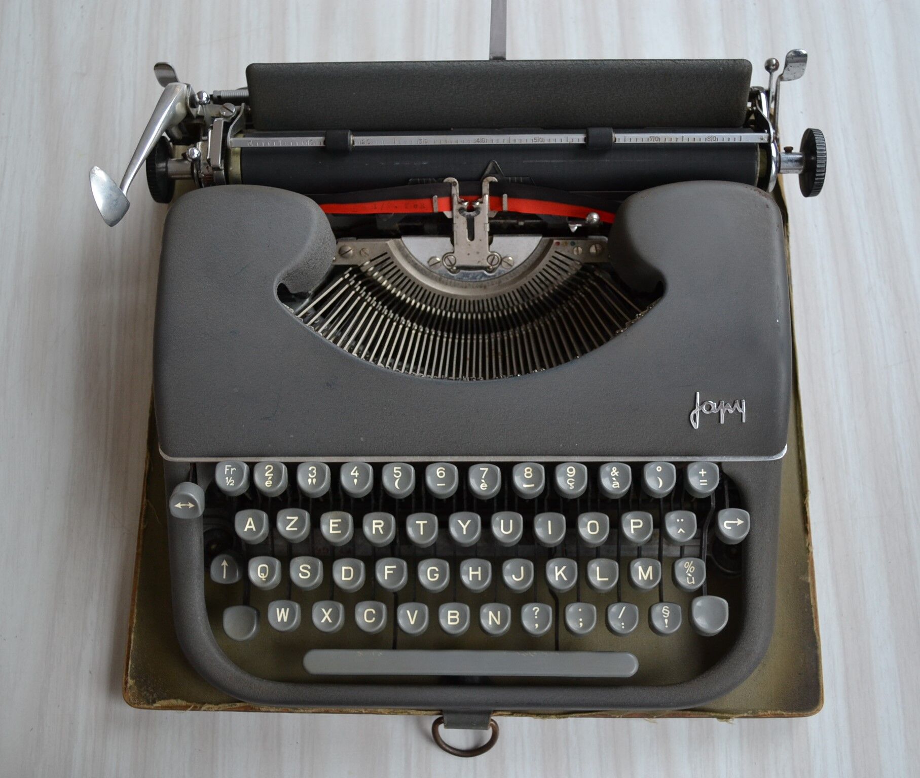 Japy portable metal anthracite 1960 portable writing machine