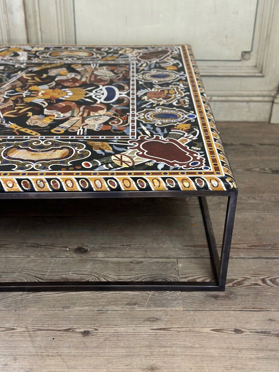 Table basse en marqueterie de marbre vers 1990