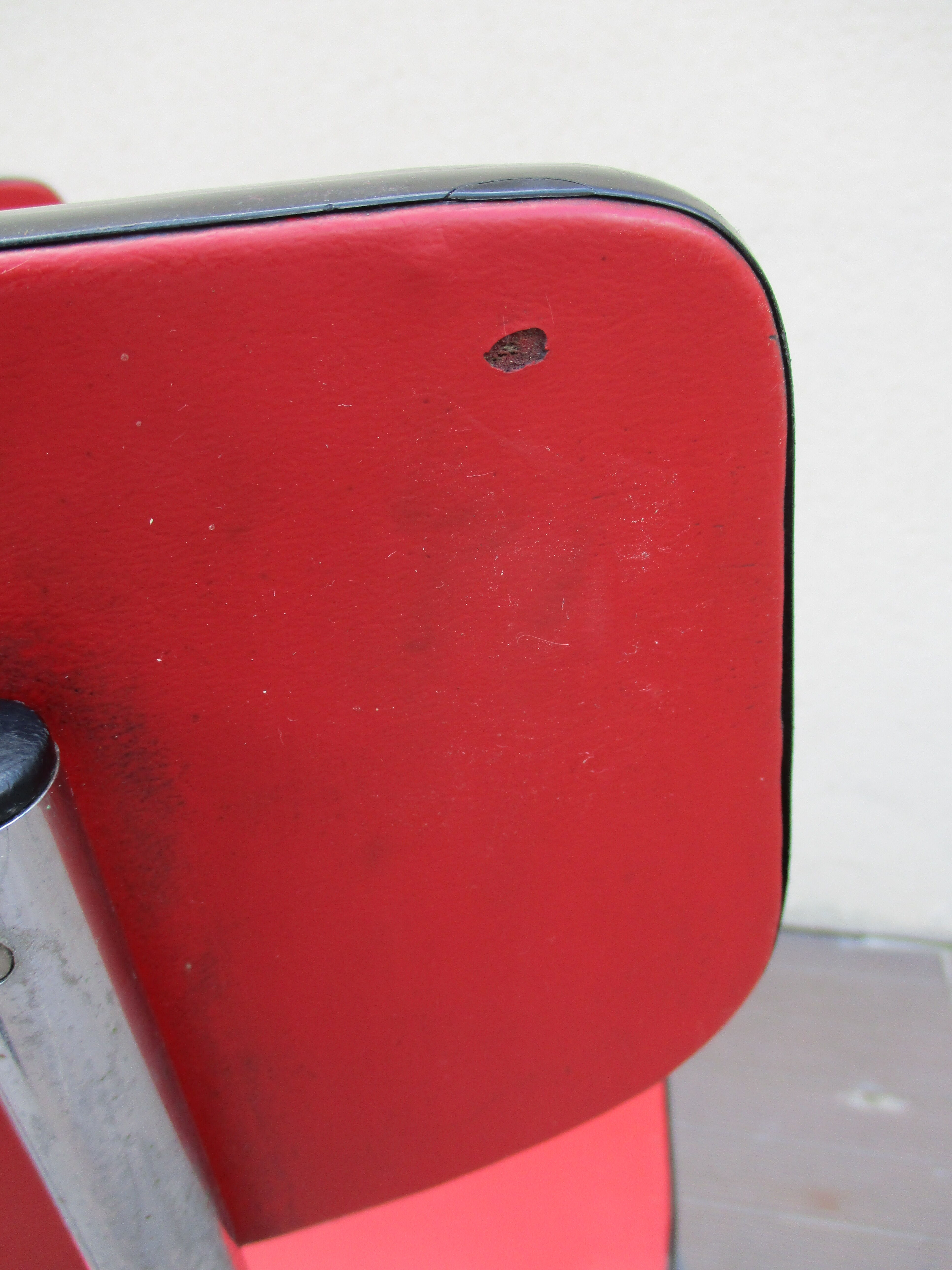 2 red chairs vintage