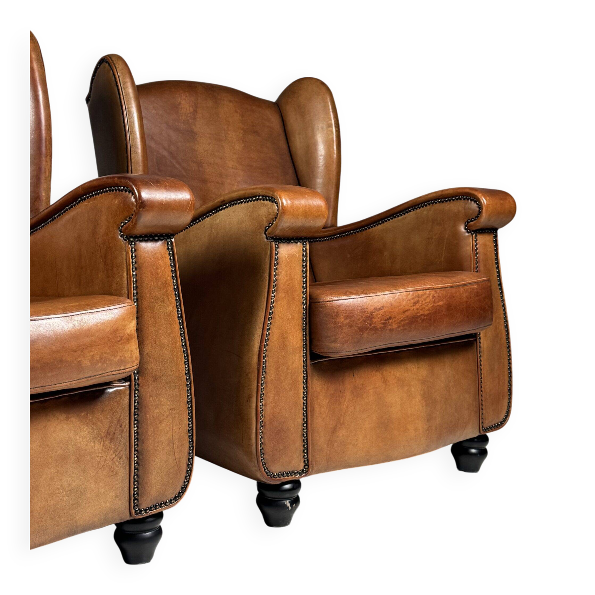 Set of 2 sheepskin club armchairs