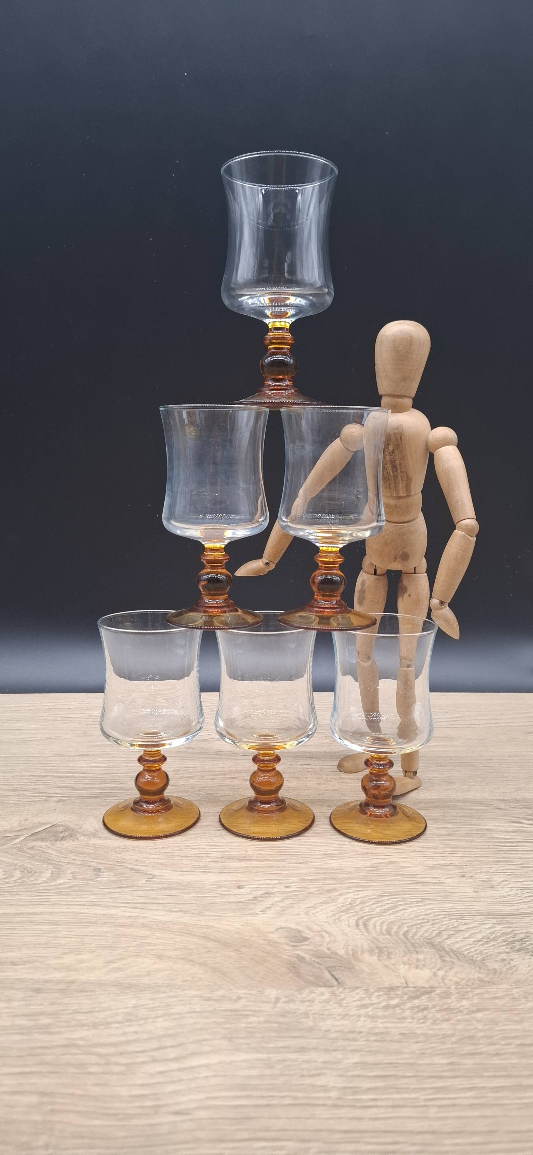 Set of 6 antique Luminarc glasses with amber feet