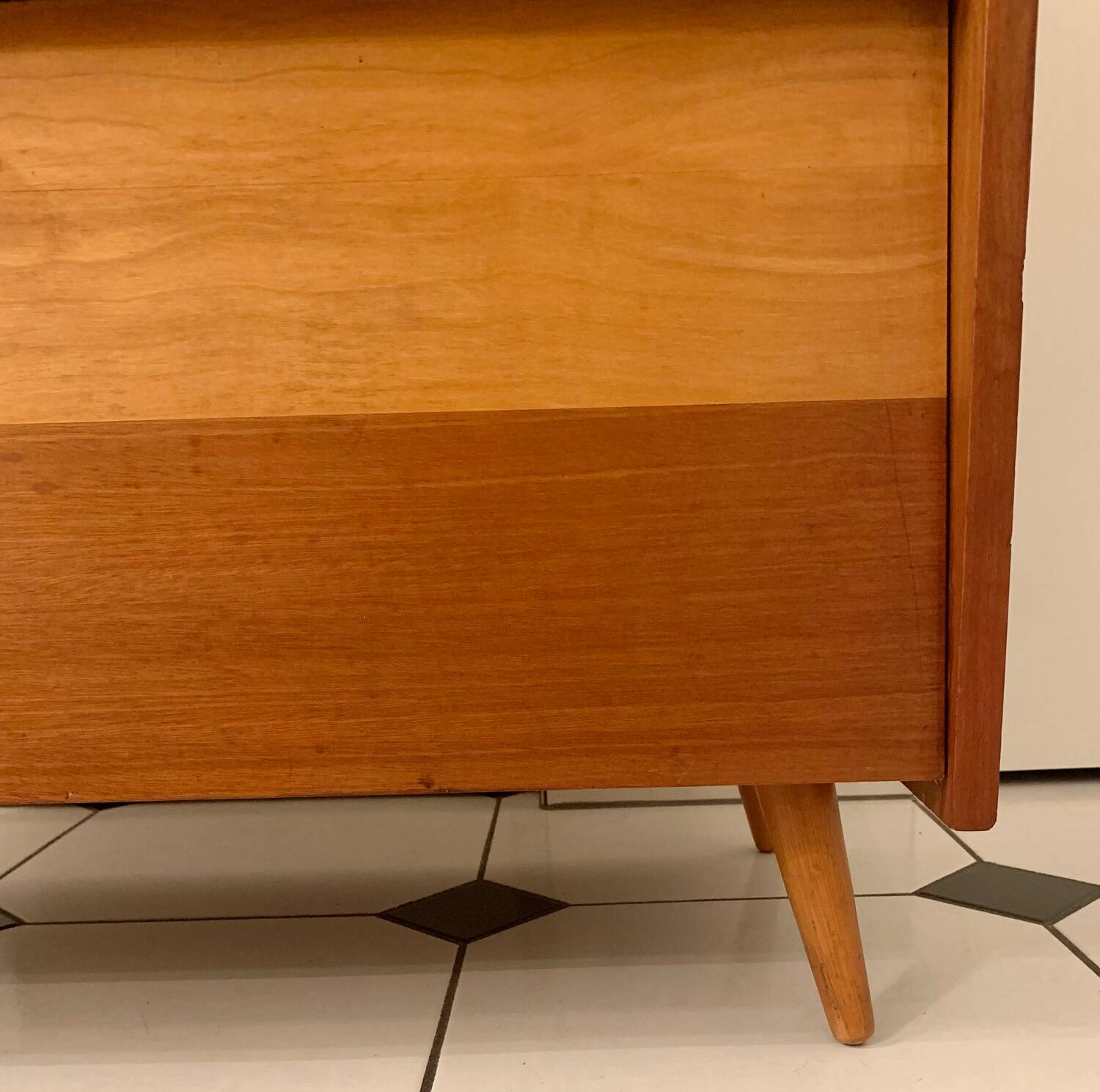 Meuble à chaussure vintage pieds compas