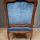 Fauteuil regence en chêne  et velour bleu