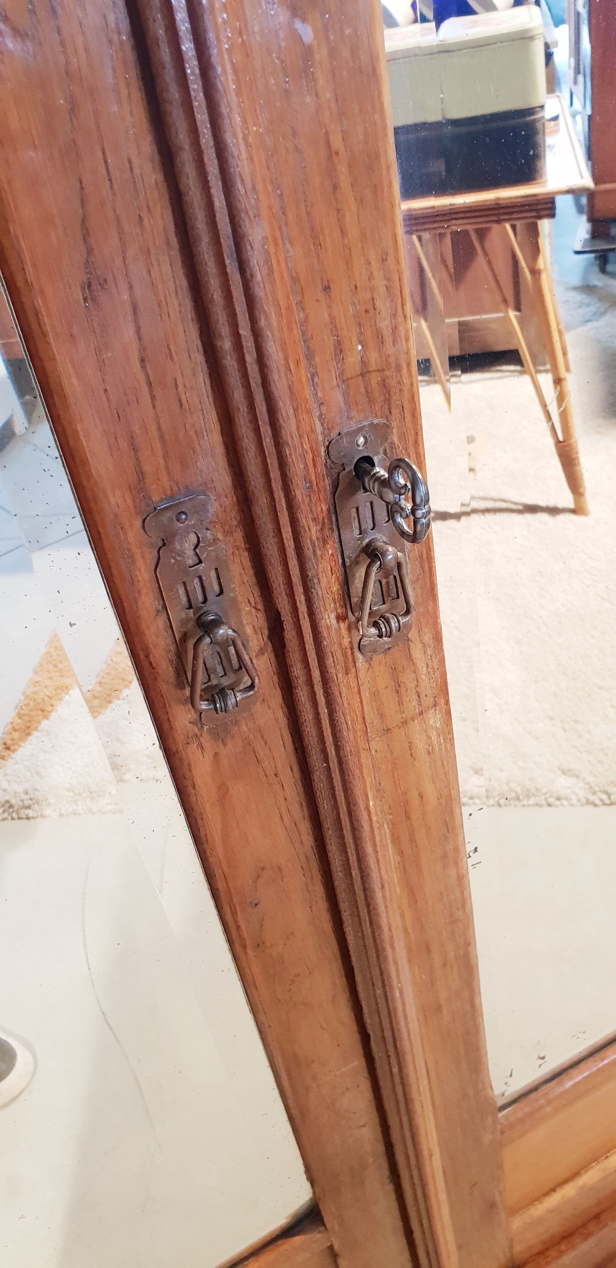 Armoire vintage