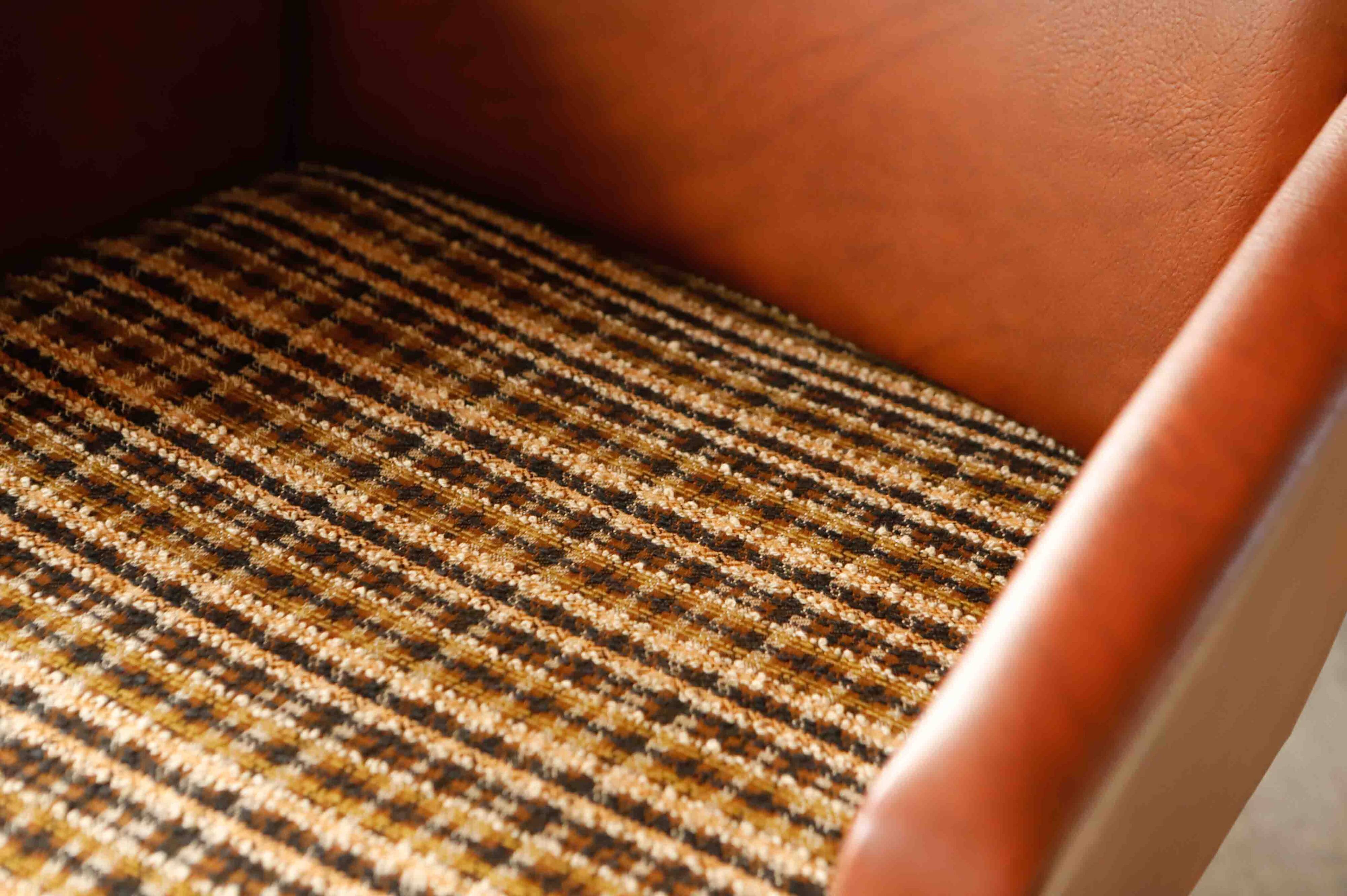 DDR Retro Swivel Armchair (1970s) – Brown Faux Leather & Checkered Seat