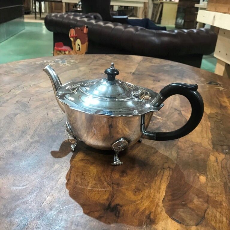 English teapot in silver metal