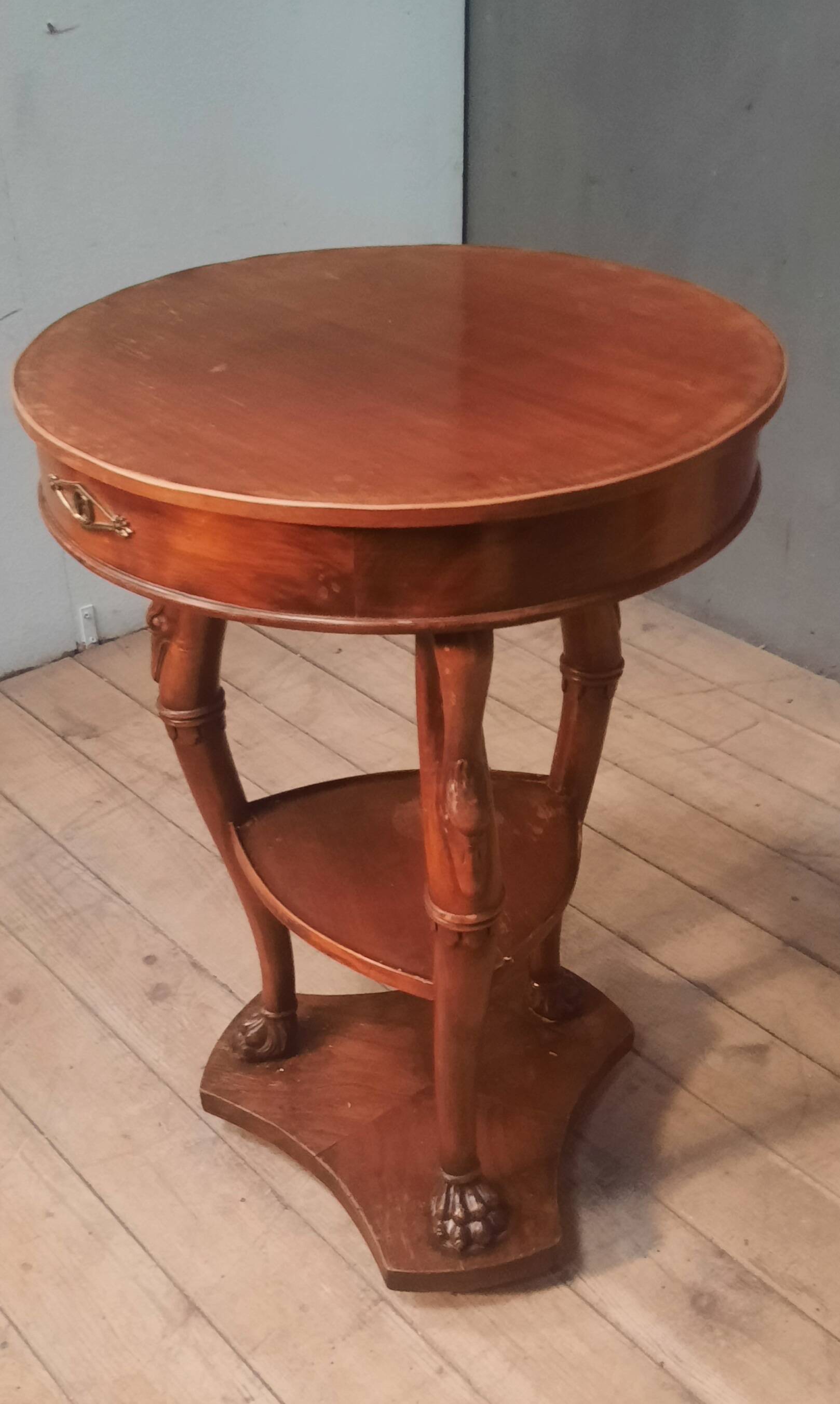 Side table with a swan neck.