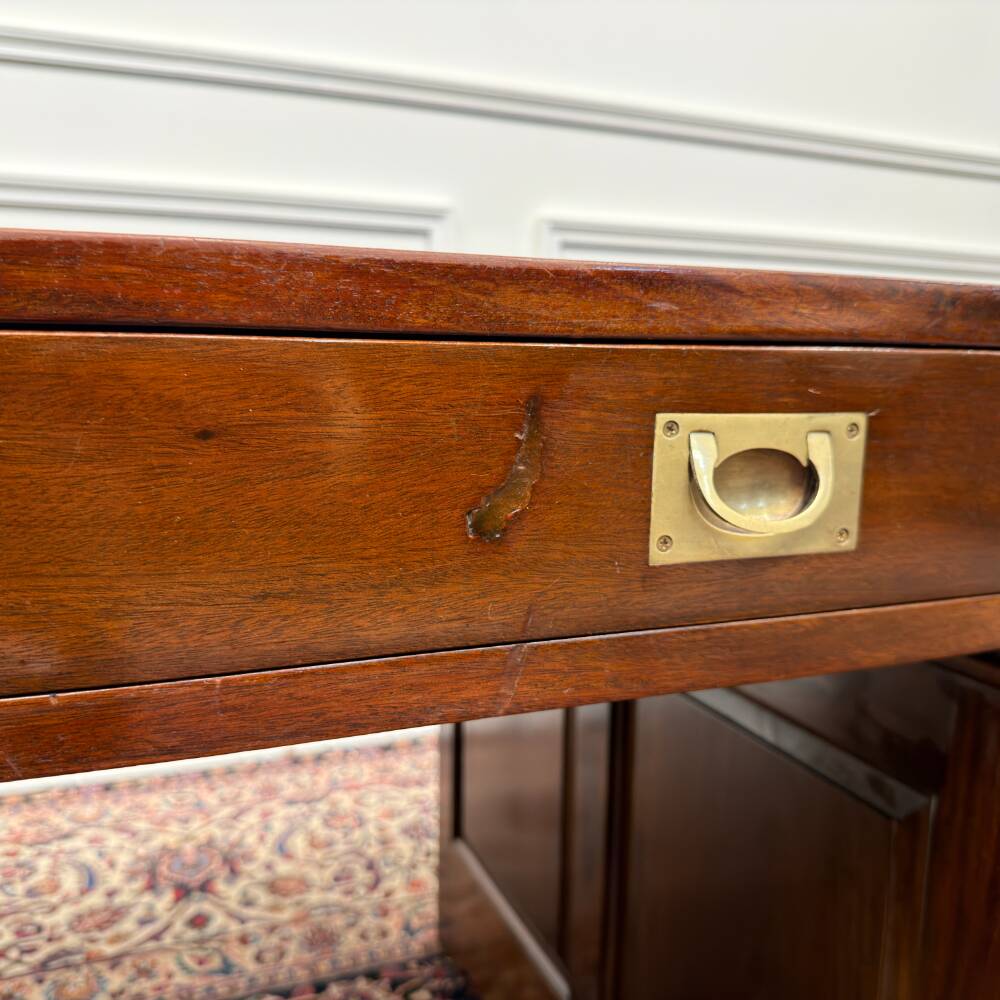 Bureau anglais classique avec cuir noir