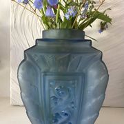Art Deco vase in blue frosted glass 19 cm