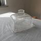 Beurrier vintage en verre pressé strié
