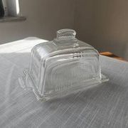 Beurrier vintage en verre pressé strié