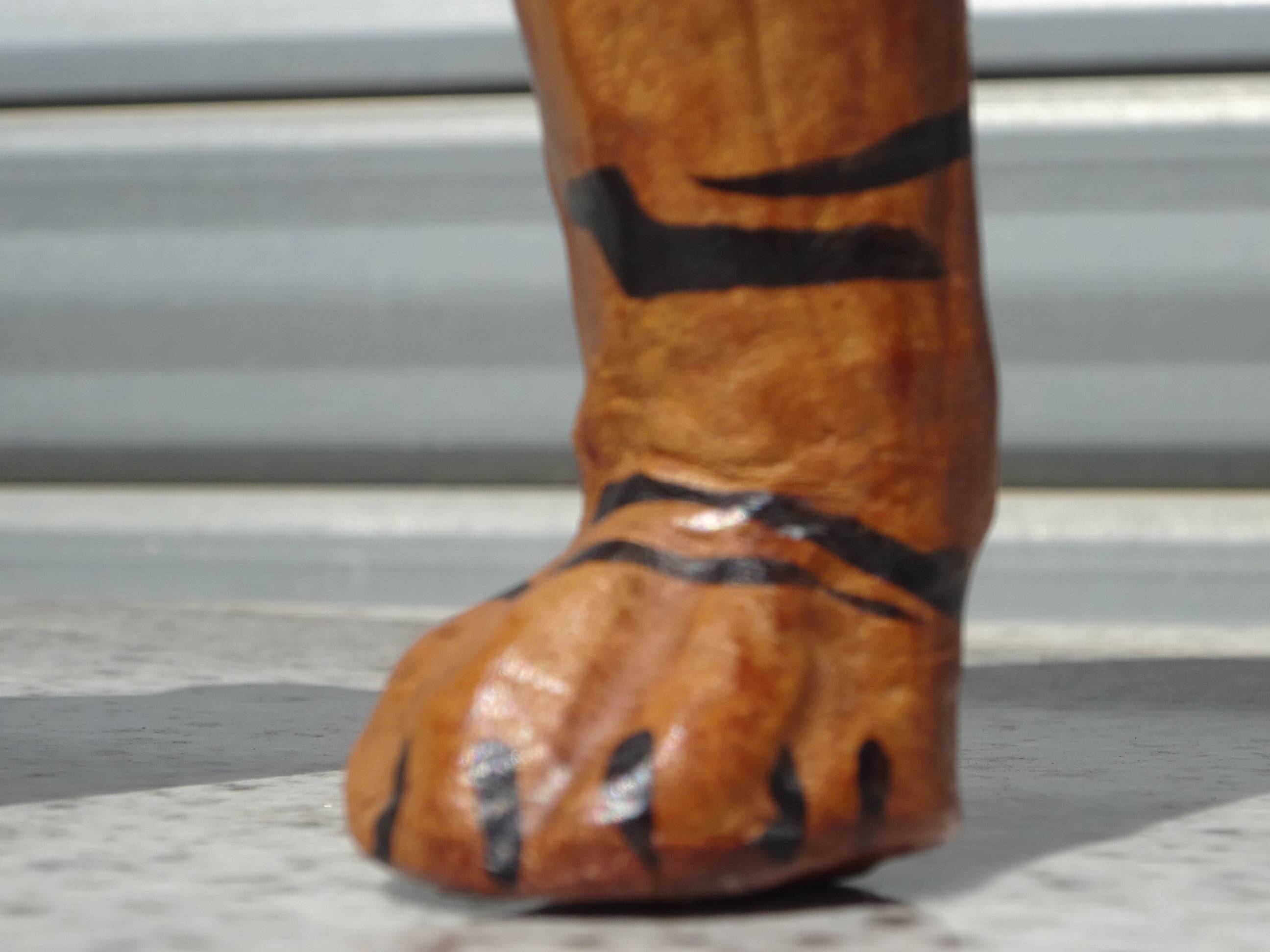 Genuine leather animal, tiger measuring 58 cm.