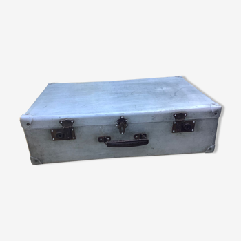 Aluminum suitcase