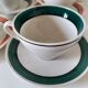 Ensemble de 4 grandes tasses vintage et 6 sous-tasses graphiques