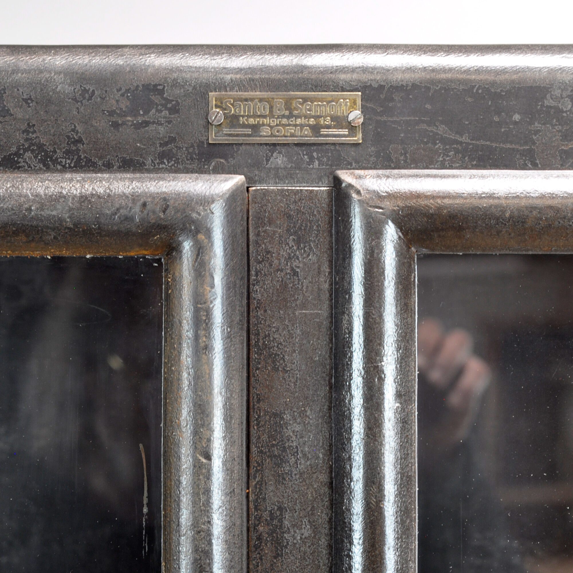 Cabinet de médecine en fer poli, années 1910