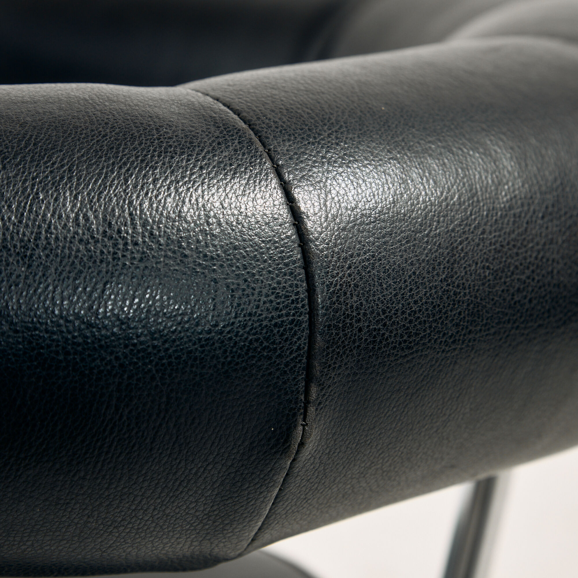 Fauteuil pivotant tubulaire style Bauhaus