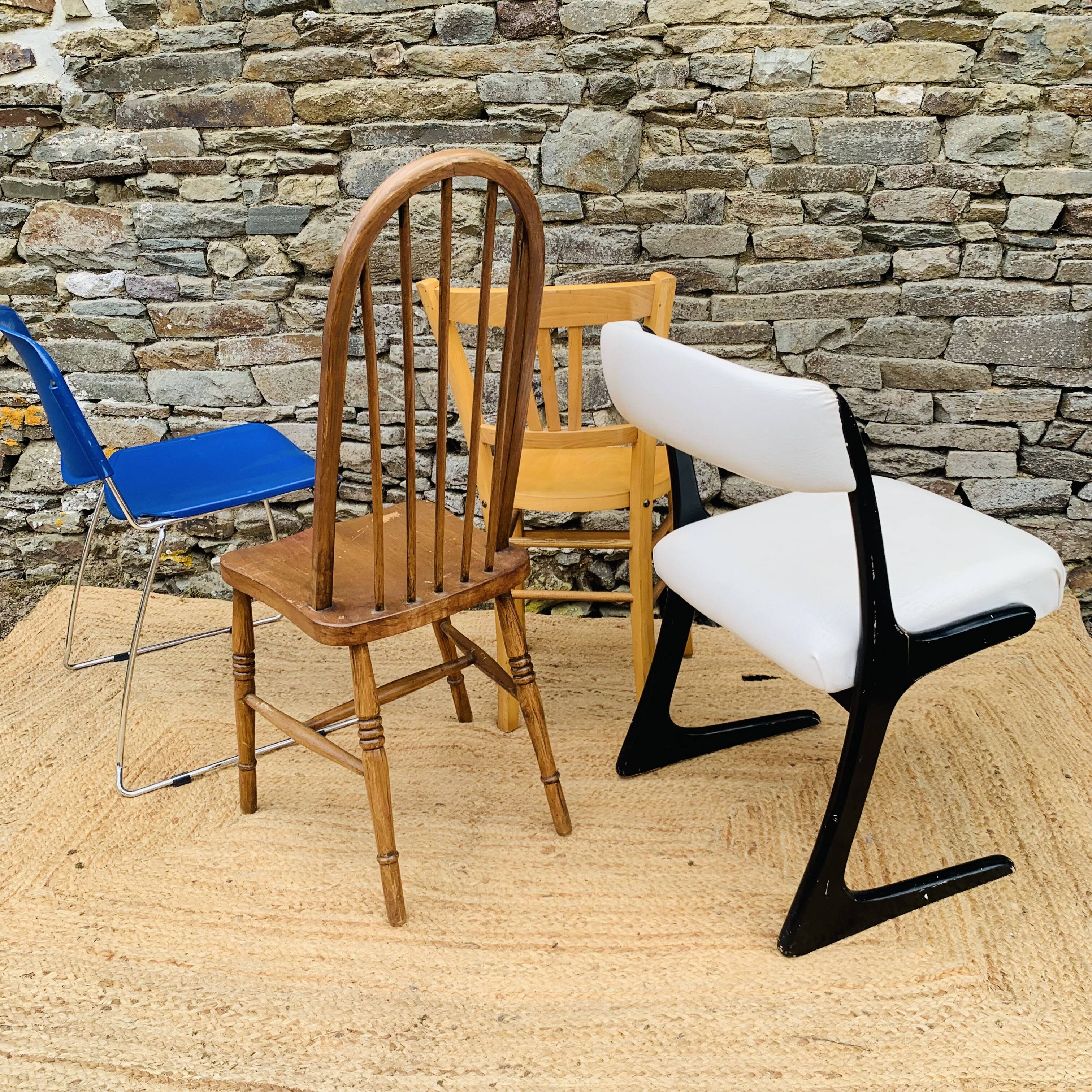 Ensemble de 4 chaises dépareillées