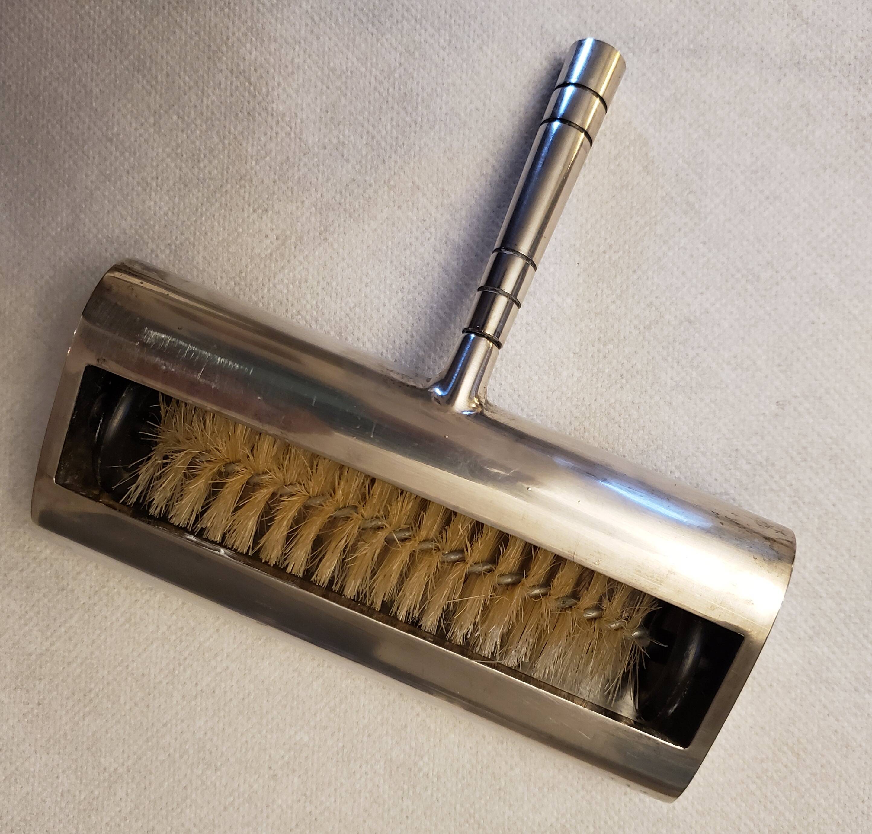 Table crumbs pick-up