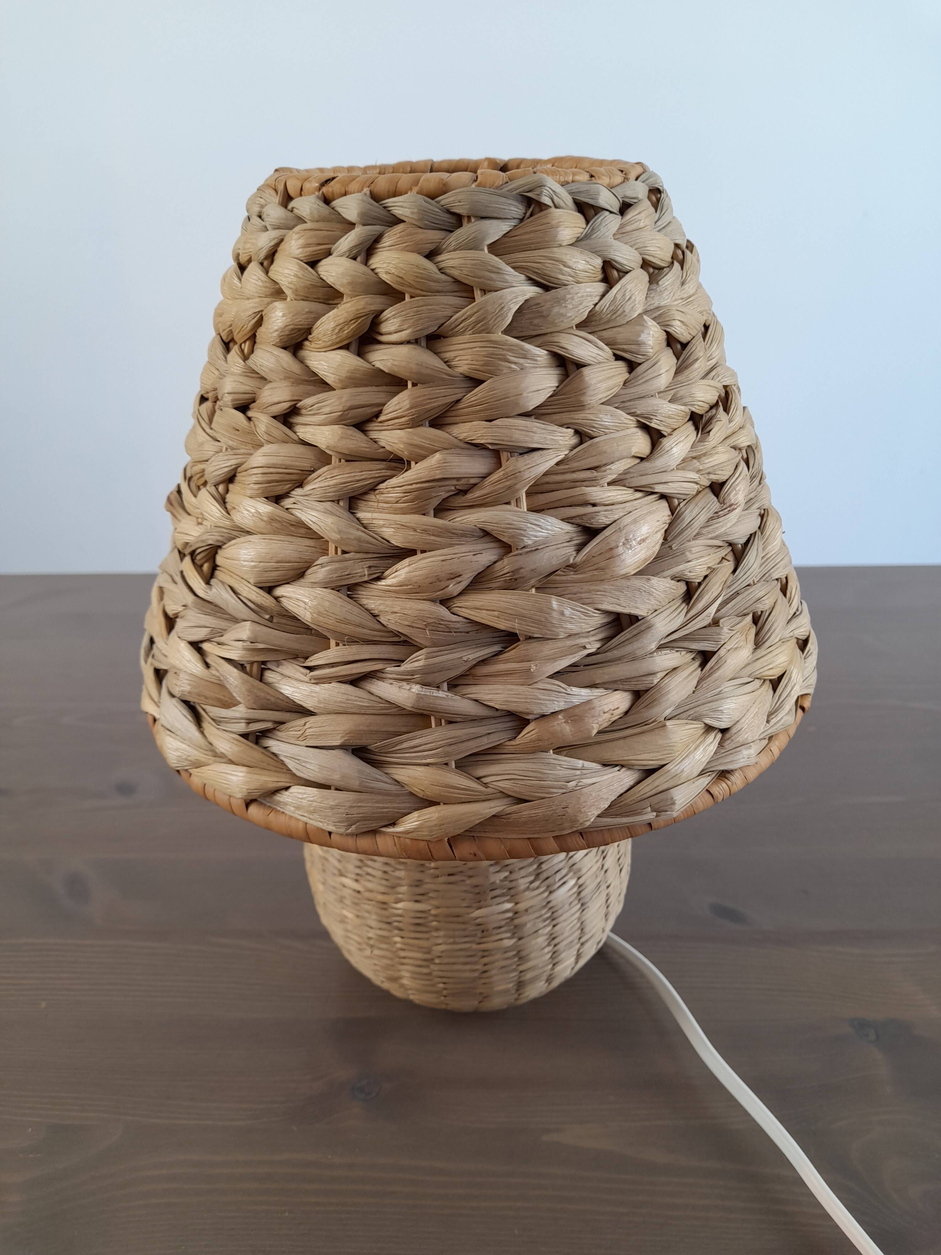 Lampe à poser tressée