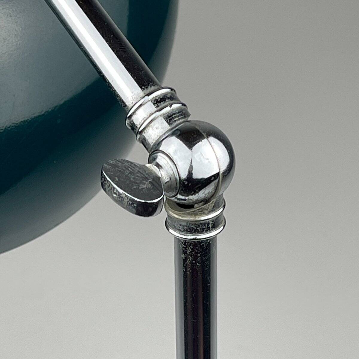 Green metal industrial desk lamp, Italy, 1960s