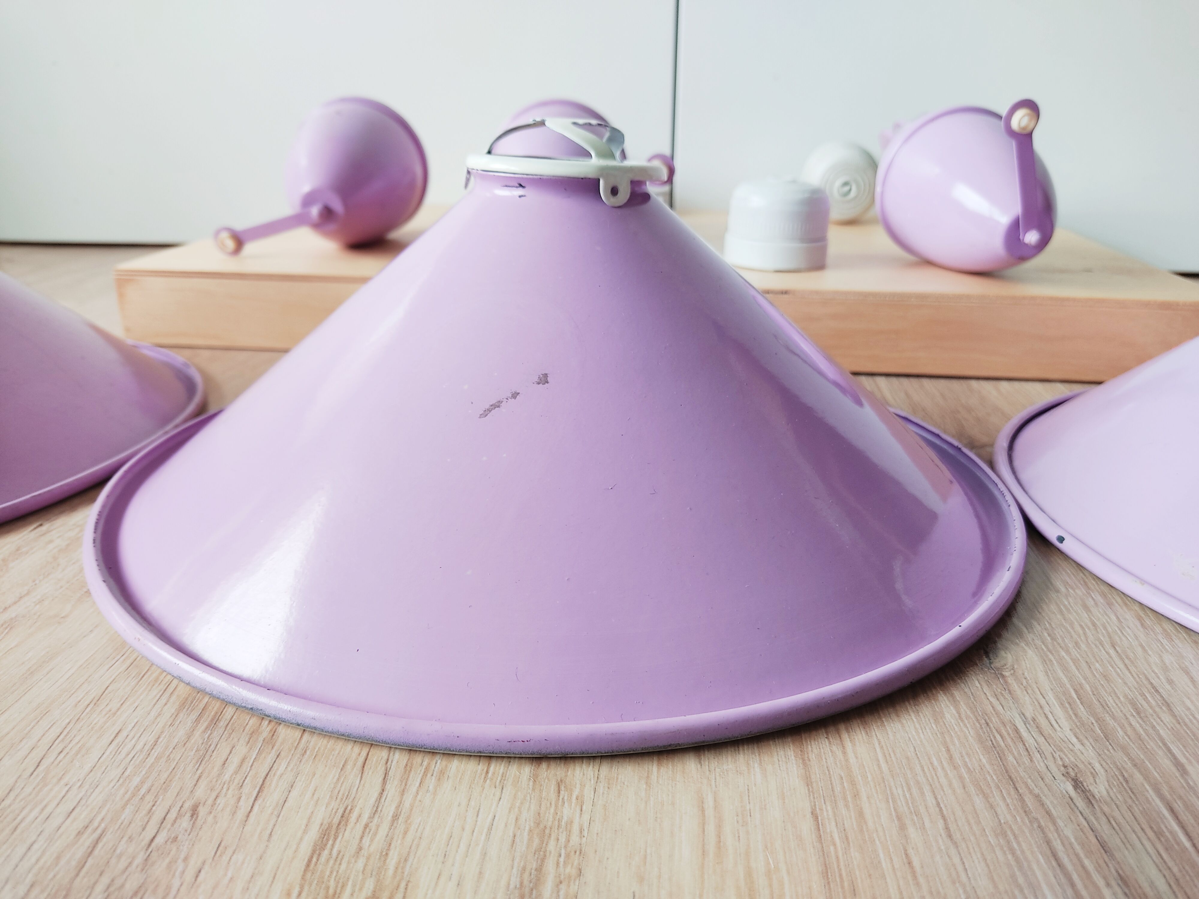 Set of 3 Purple enamelled lampshades and balance system