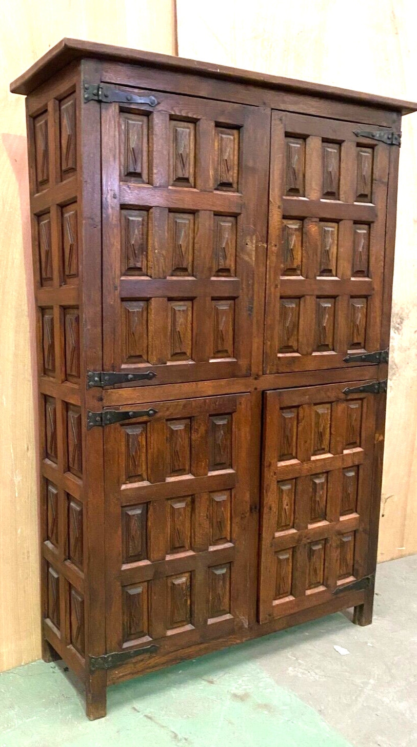Monastery sideboard with four shutters in solid oak 20th century