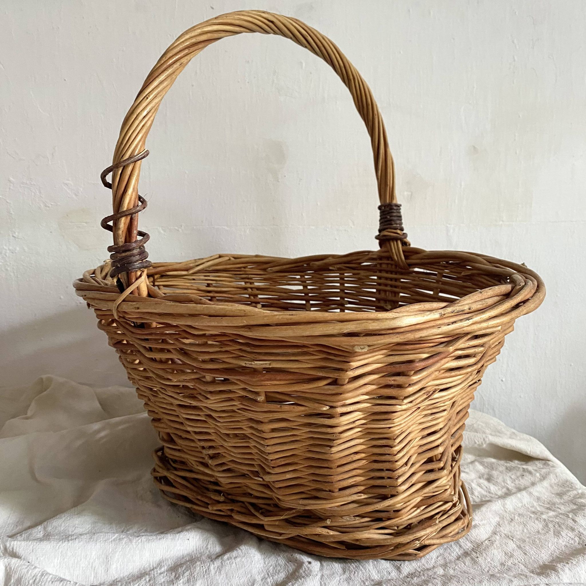 Panier vintage en osier tressé