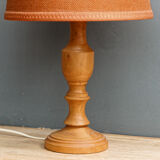 Lampe vintage en bois fruitier