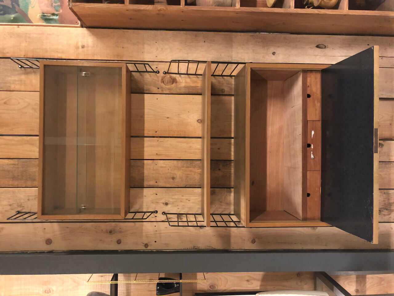 Wall unit ntrinning strinning shelf desk for string design