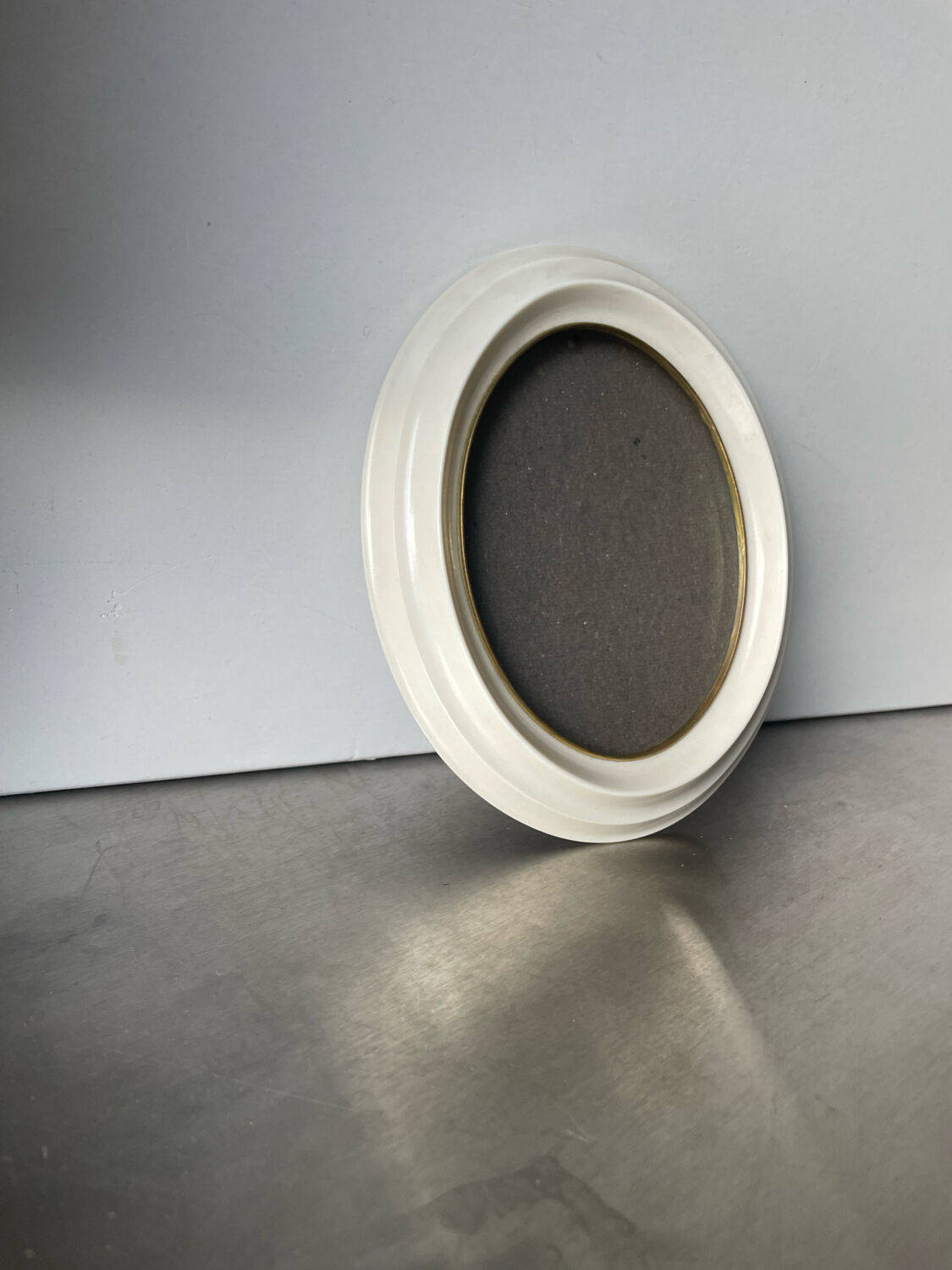 Oval bakelite vintage frame