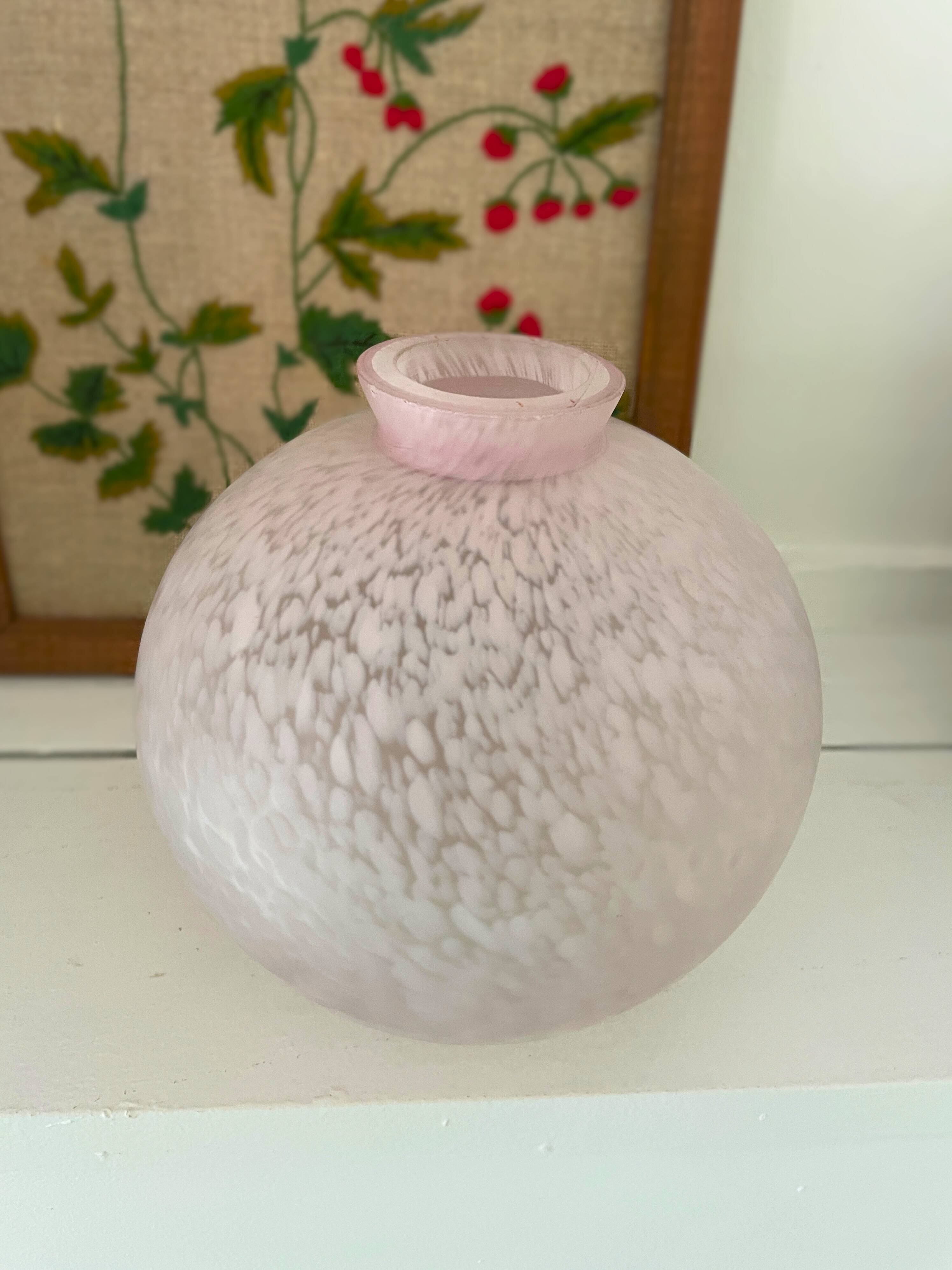 Speckled ball glass vase