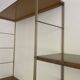Etagere String acier faux bois, montants torsadé or 1960