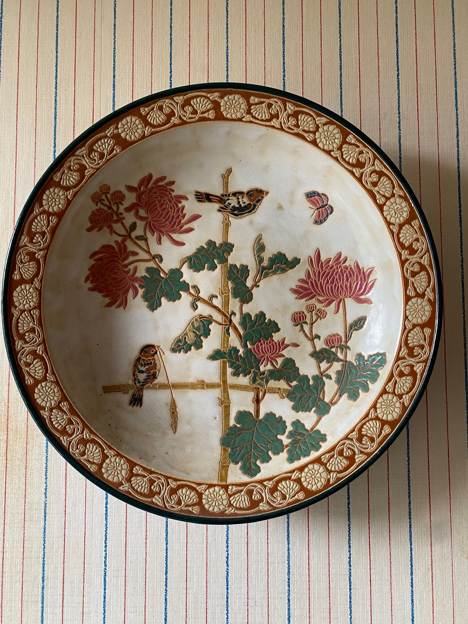 Ceramic wall decoration cup