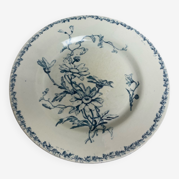 Assiette plate en terre de fer modèle Marguerite, KetG Luneville