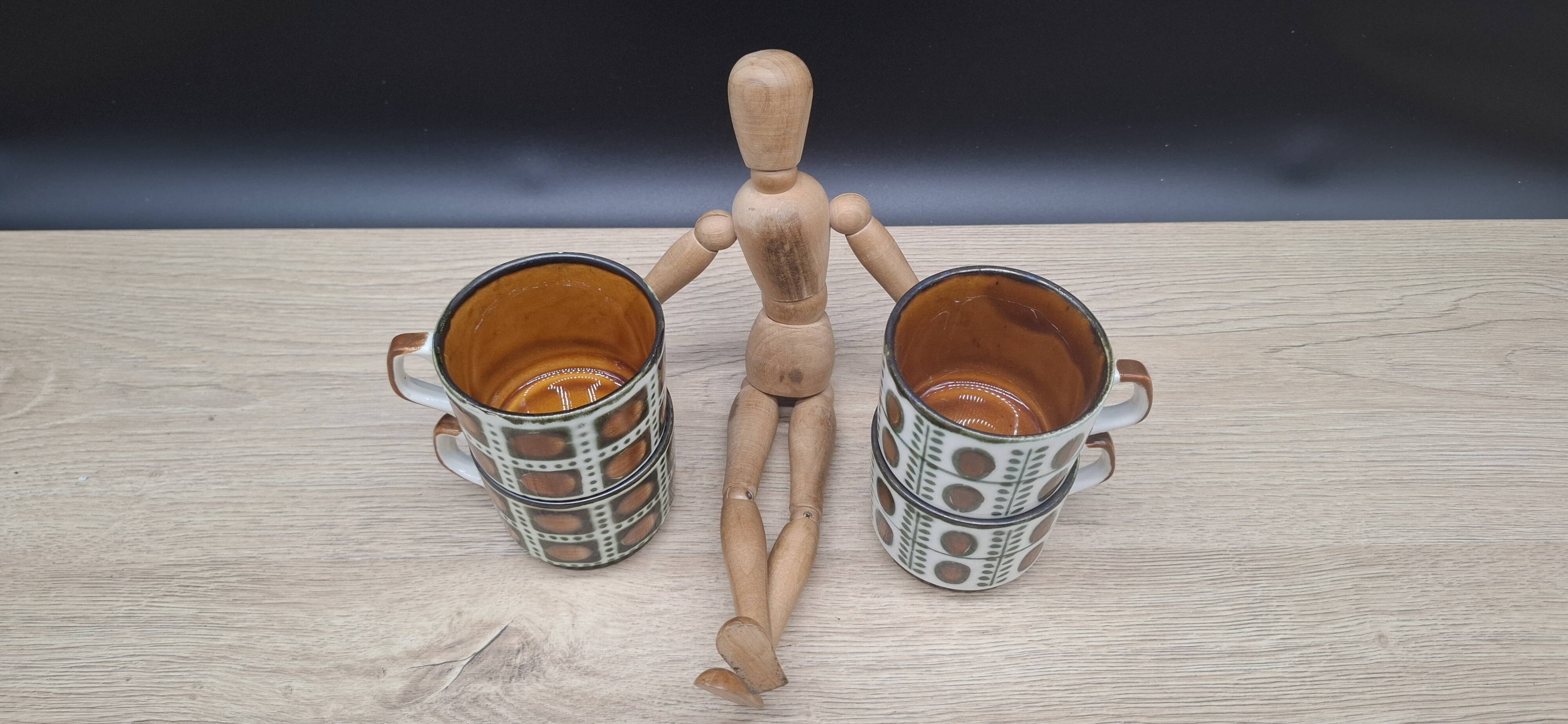 Set of 4 Boch 1966 Bernadette and Noix cups