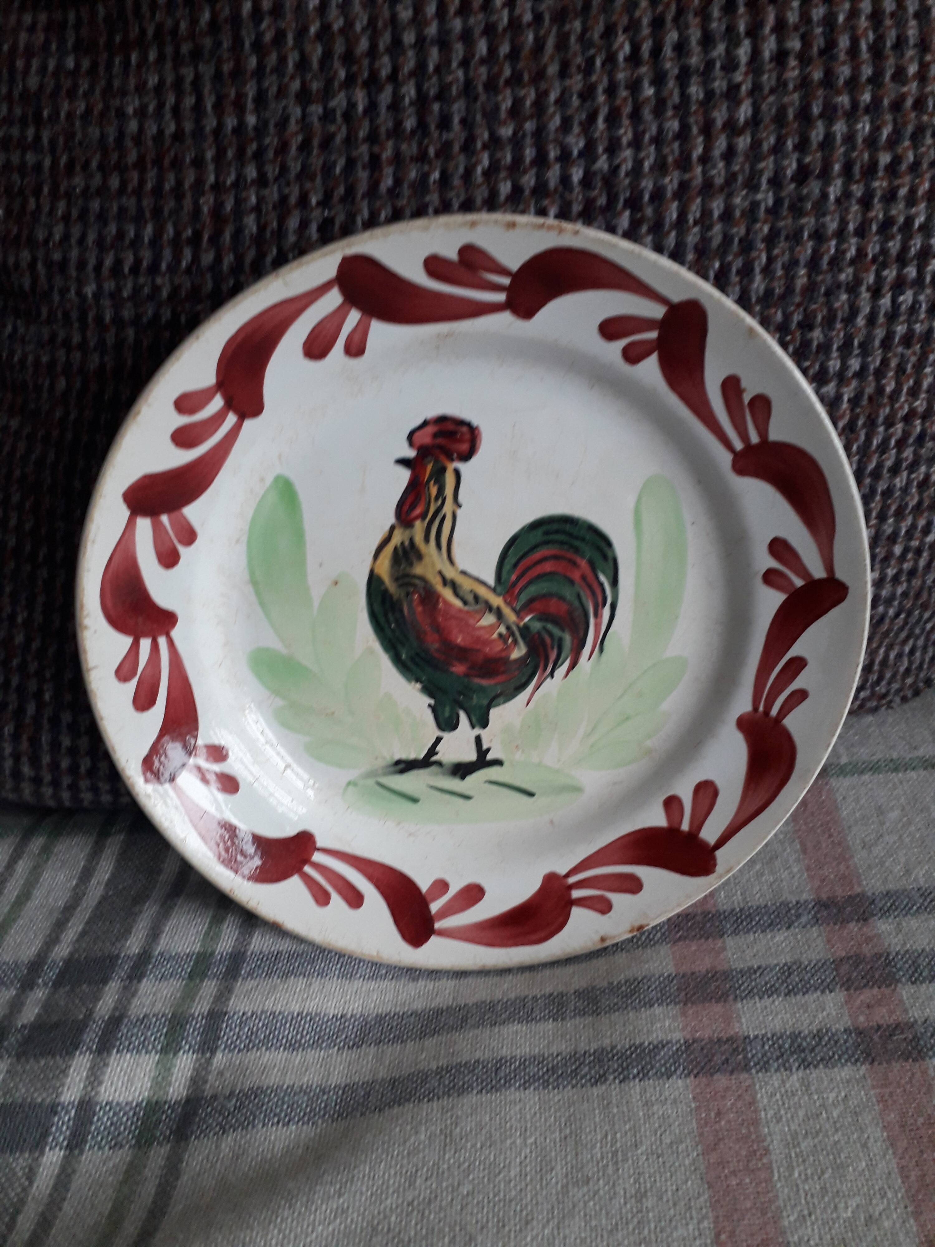 Assiette vintage signée Creil Montereau
