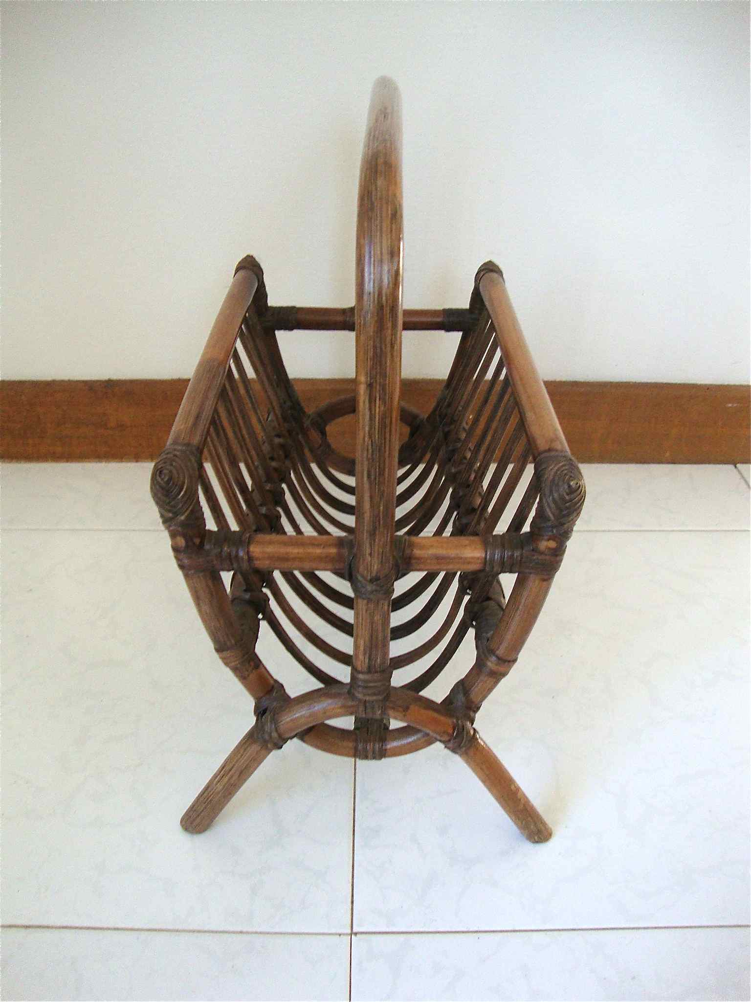 Reviews holder in rattan 70s