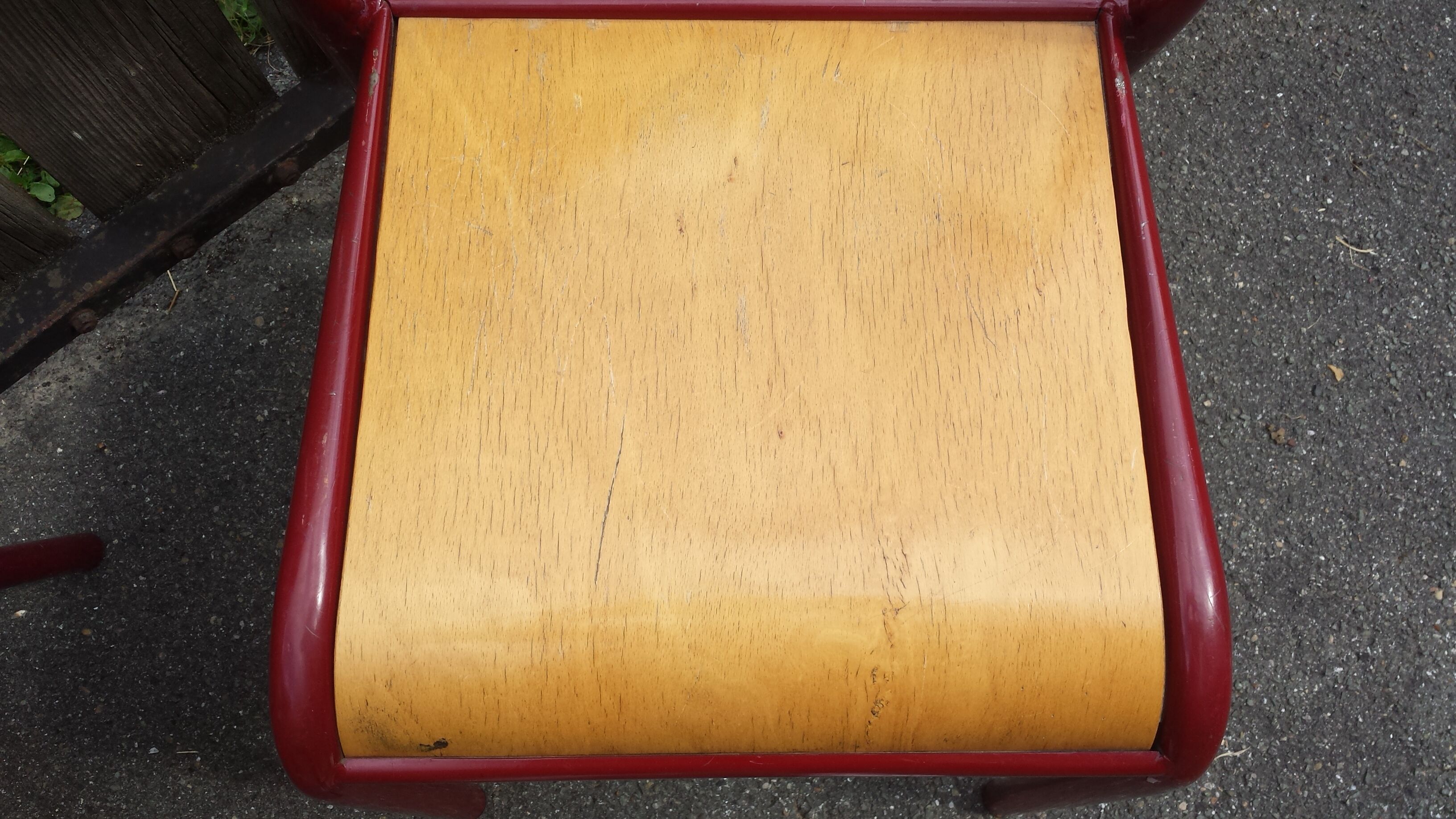 Child model red schoolboy chair