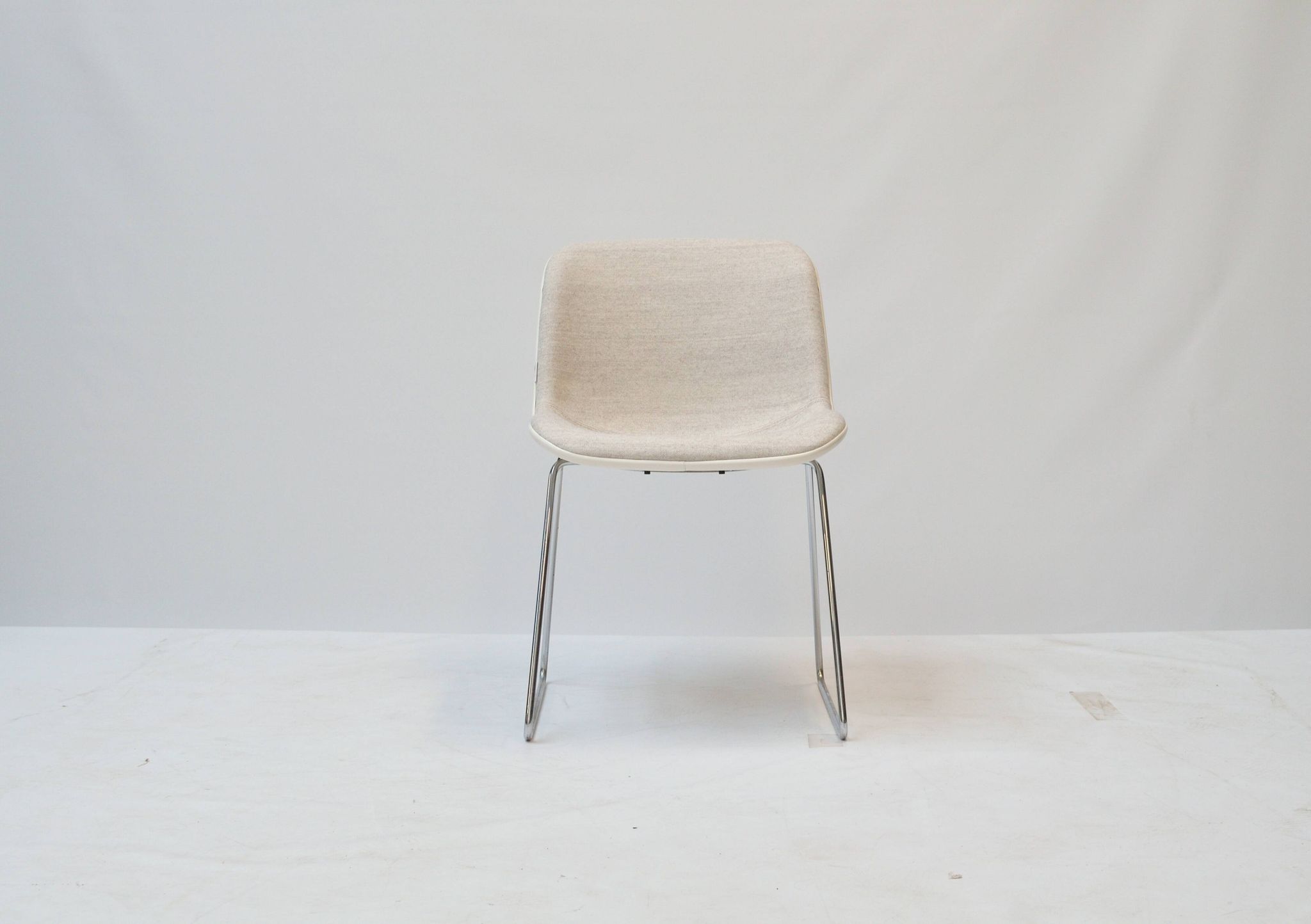 Set of 4 Spirit dining chairs by Hajime Oonishi for Houtoku/Artifort, 1970s.