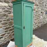 Bonnet, wardrobe